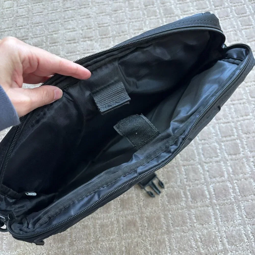 Targus Laptop Computer Bag Black Adjustable Shoulder Strap Travel Padded Pockets